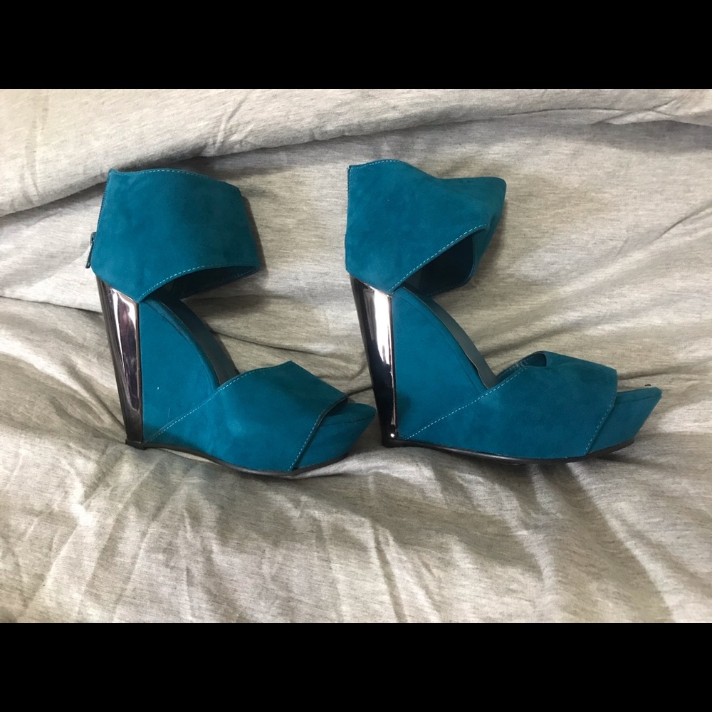 Dressy sandals